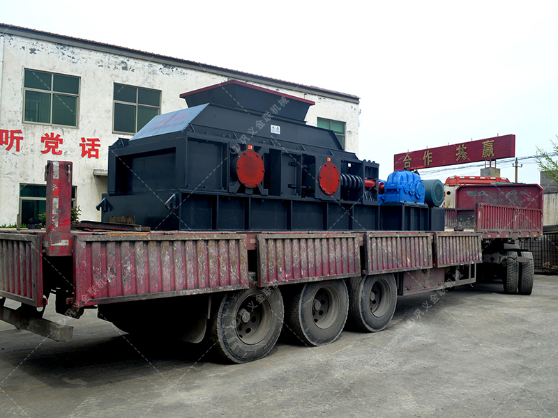 對(duì)輥破碎機(jī)在制砂工作中有哪些優(yōu)勢(shì)？